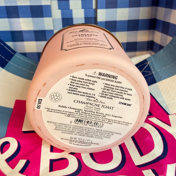 NEW BATH AND BODY WORKS CHAMPAGNE TOAST CANDLE - Picture 3 of 3